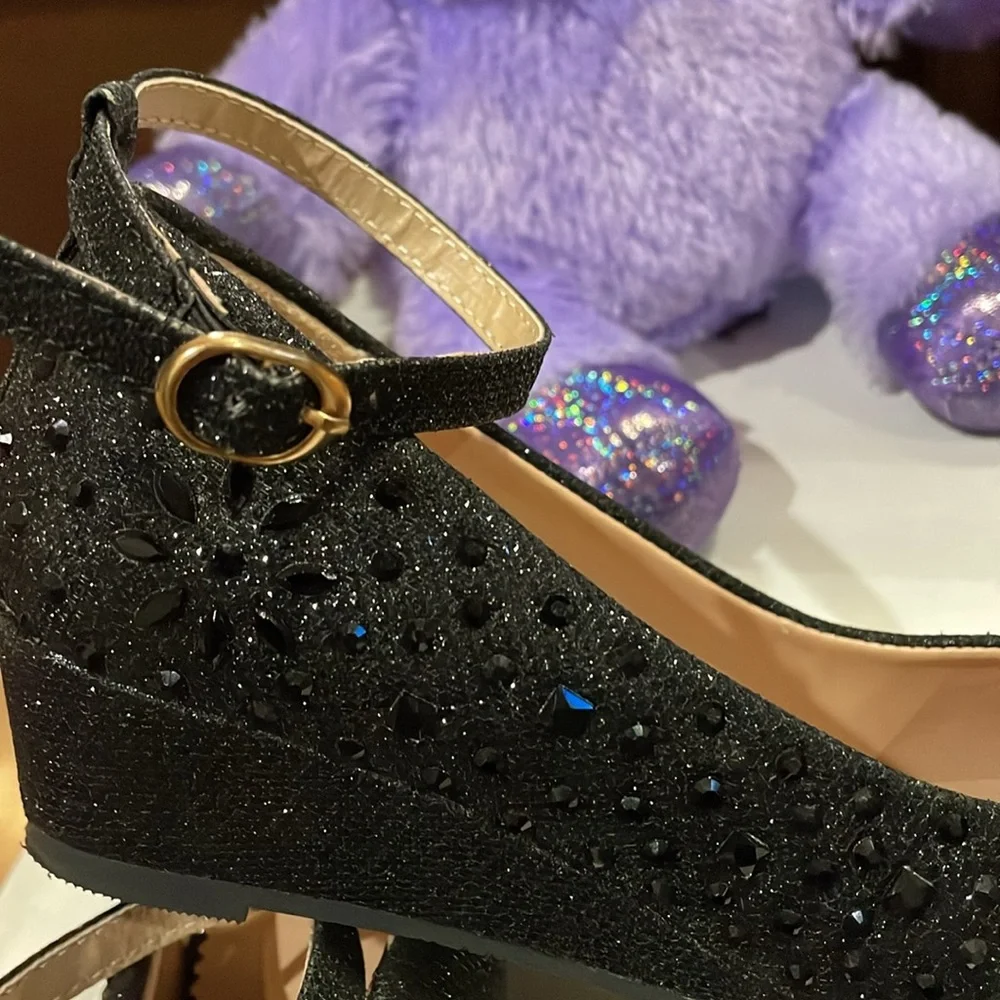 🎀 OLIVIA K Girls SZ 3 “NEW” Black glitter Rhinestone wedges w side ankle Straps